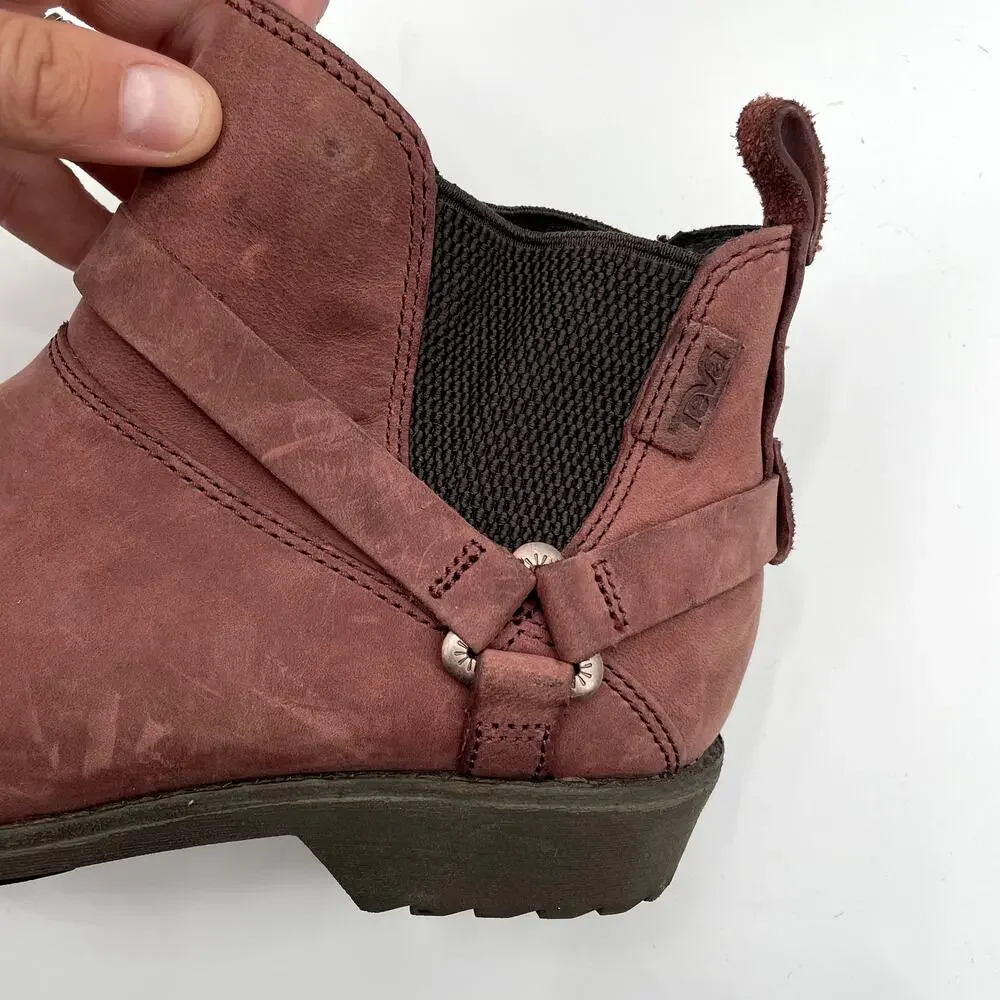 Teva Booties // De La Vina Dos Chelsea Boot in Redwood // 6.5